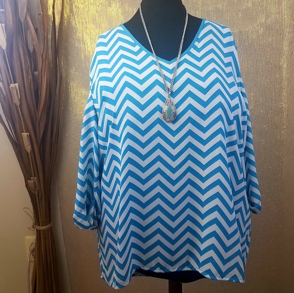 Kiara Tops - Kiara Blue/White Chevron Print Top Size: XXL